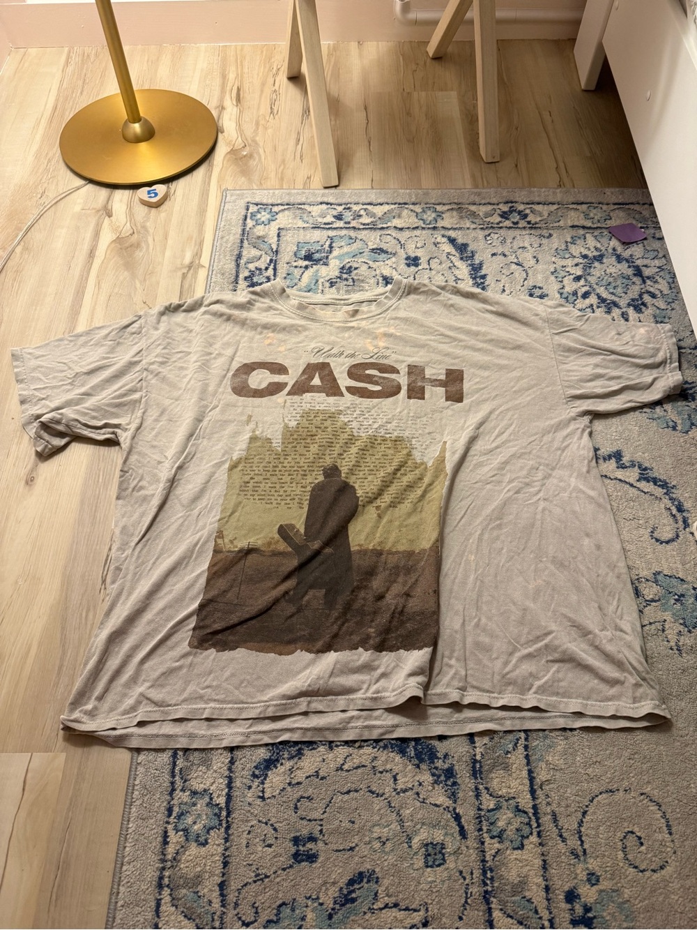Ash Beige 'CASH' Graphic Short Sleeve Tee